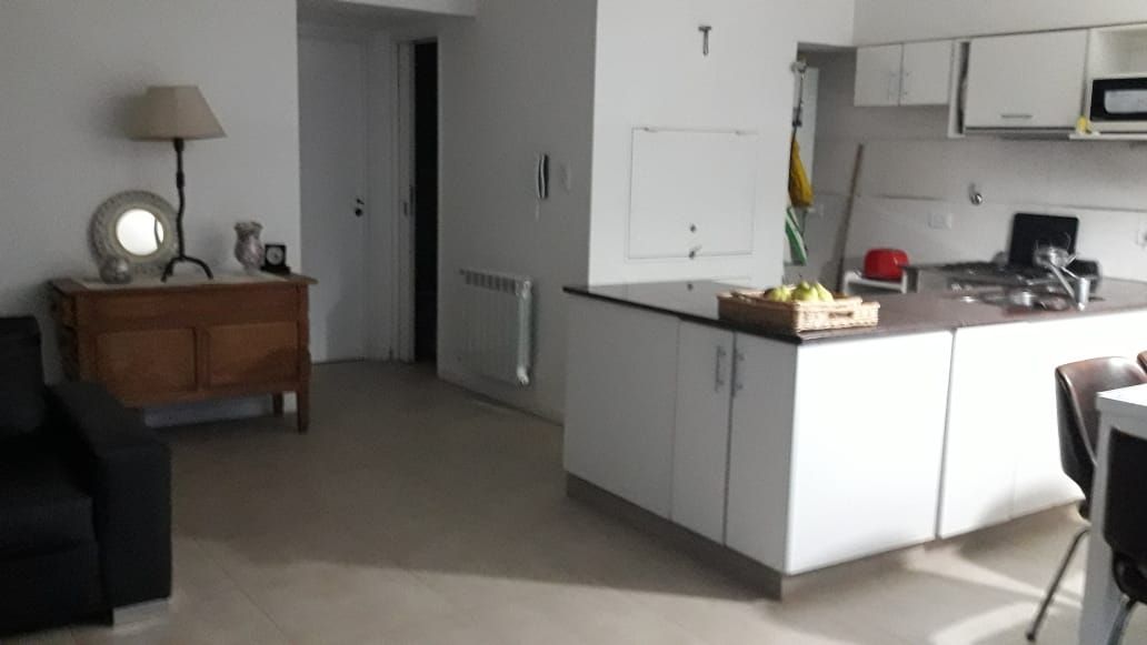 pasillo ingreso zona dormitorios.jpg